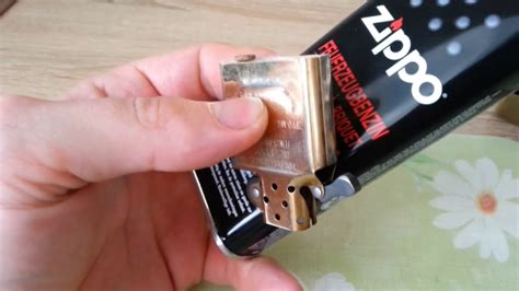 Новые способы заправки вашей Zippo: неожиданные решения